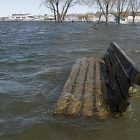 flood_parkbench_in_burlington_under_water_051011_toby_ap110510151845.jpg