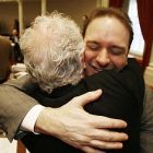 hug_300.jpg