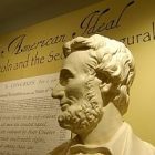 lincolnsculpture_300.jpg