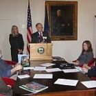 pressconf200.jpg